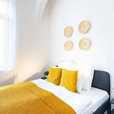 - Easy - Easy Sleep * Budapest