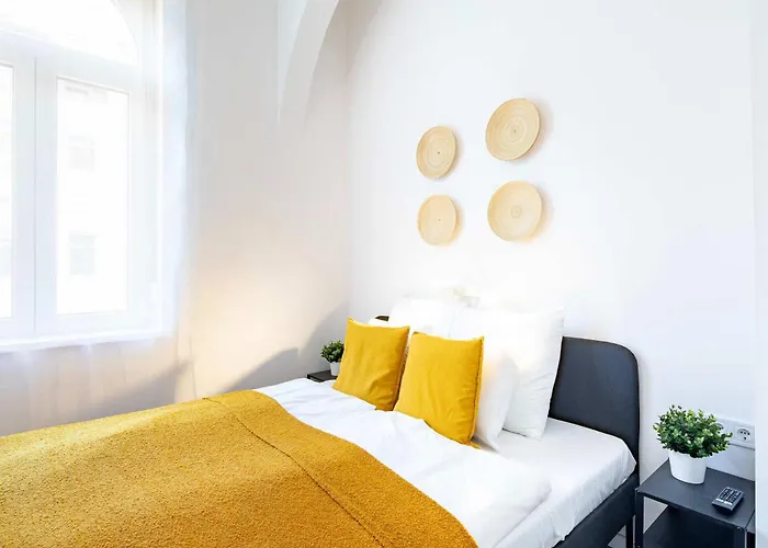 - Easy - Easy Sleep * Budapest