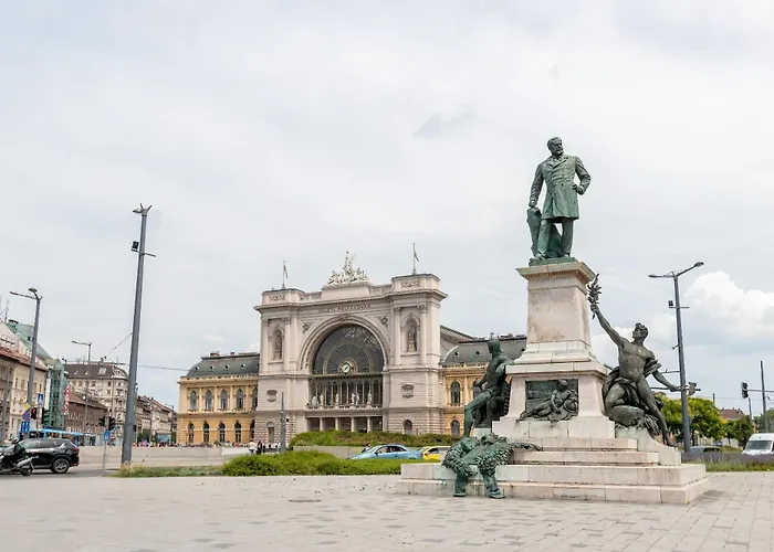 - Easy - Easy Sleep Budapest