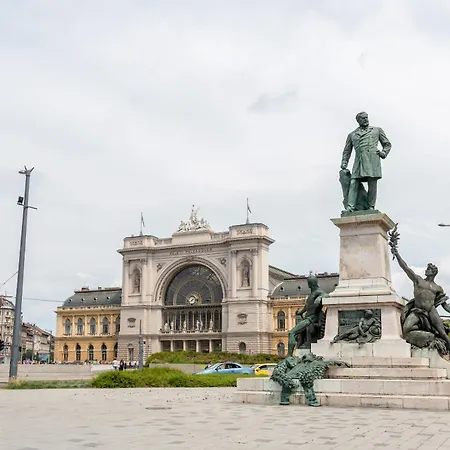 - Easy - Easy Sleep Budapest